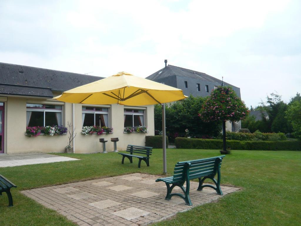Hotel Restaurant La Grenouillere Vitré Exterior foto